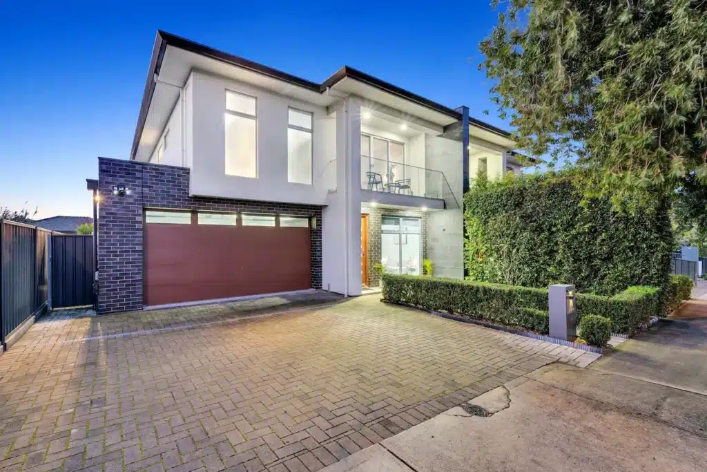 Luxury Apartments On Adelaide City