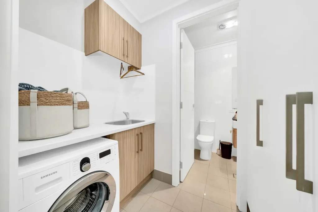 Furnished Luxury Houses Klemzig, Adelaide - Laundry area